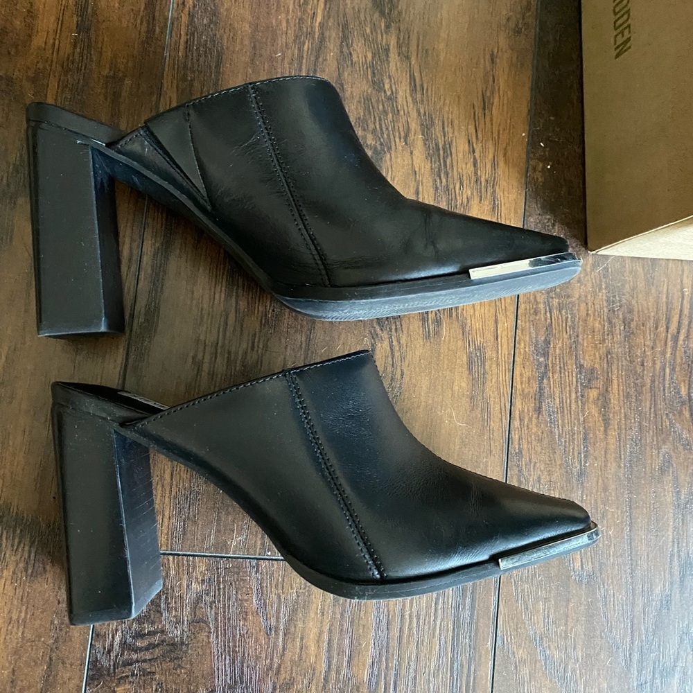 Steve Madden in box Black Women's Heel Mules sz 6